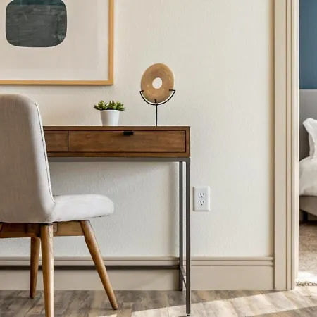 Landing Modern Apartment With Amazing Amenities